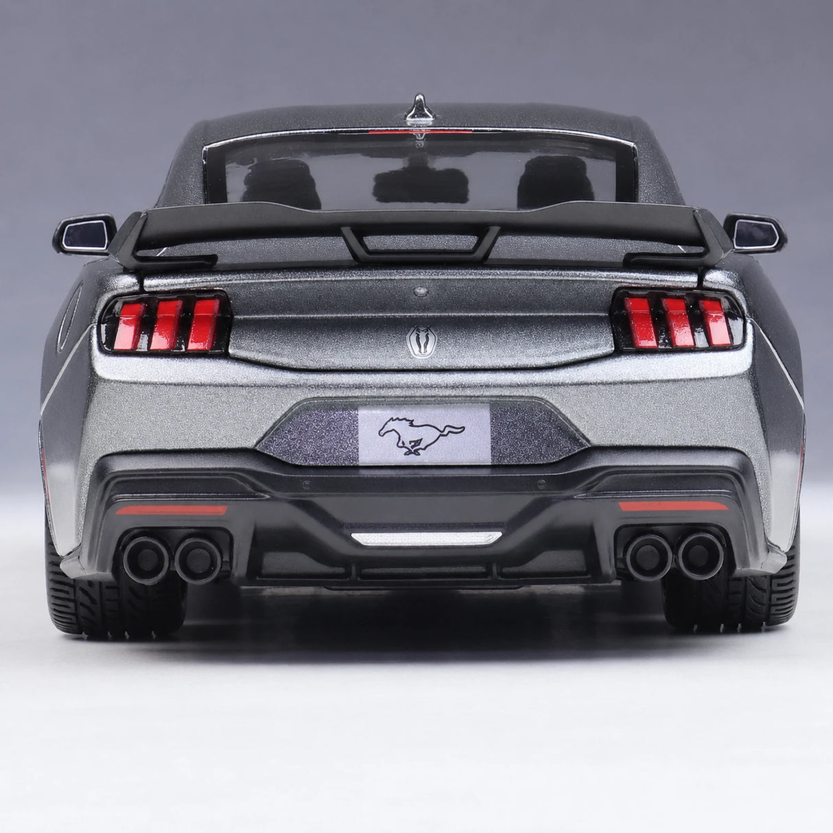 Maisto Ford 2024 Mustang Dark Horse Gray 1:24 – valuvalumalli