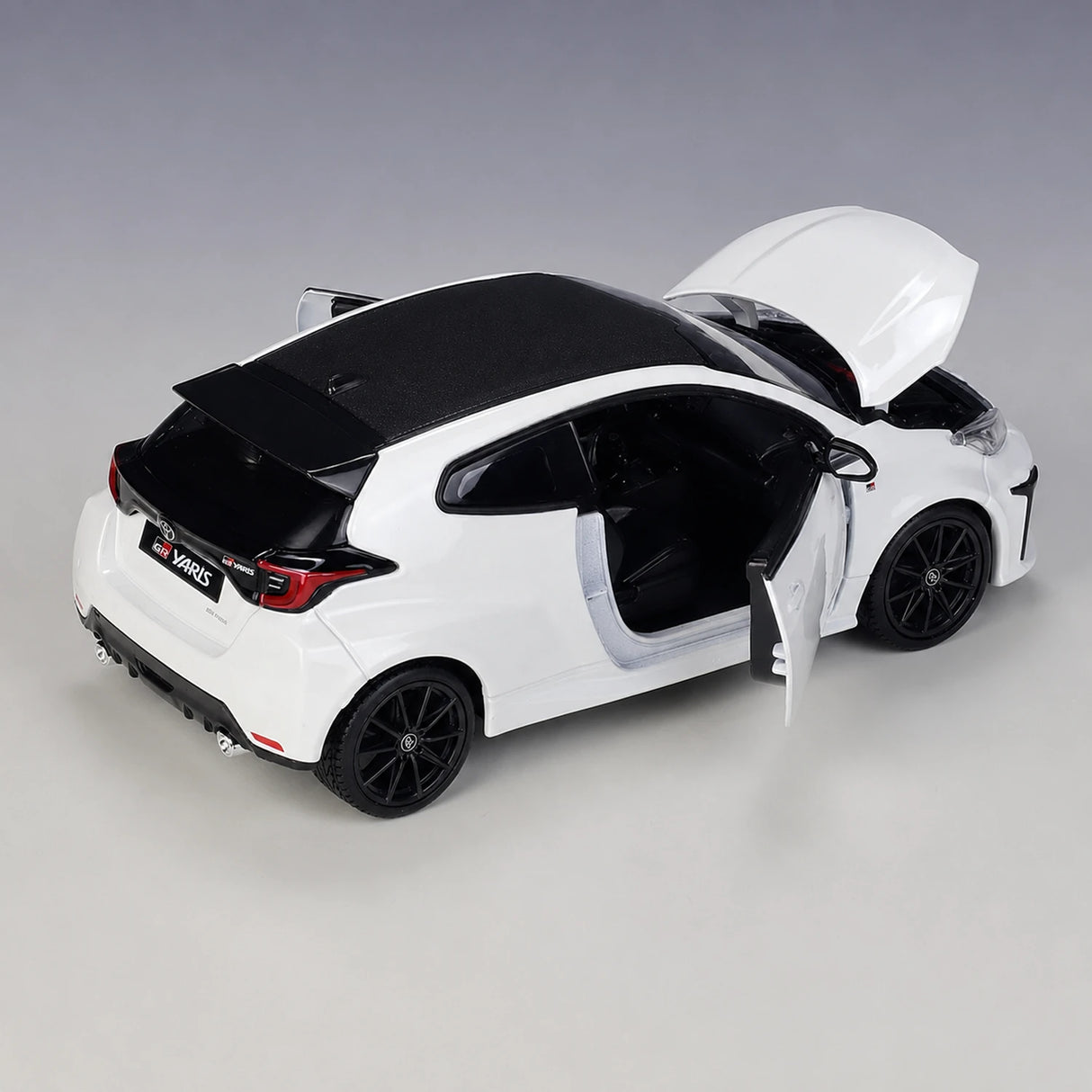 Maisto Toyota 2024 GR Yaris White 1:24 – model wyświetlacza odlewany z odlewu