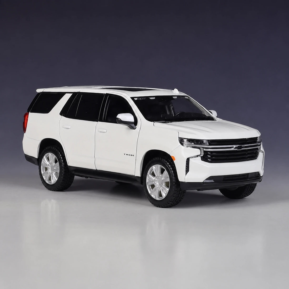 Maisto Chevrolet 2021 Tahoe White 1:24 – Diecast Display Model Die-Cast