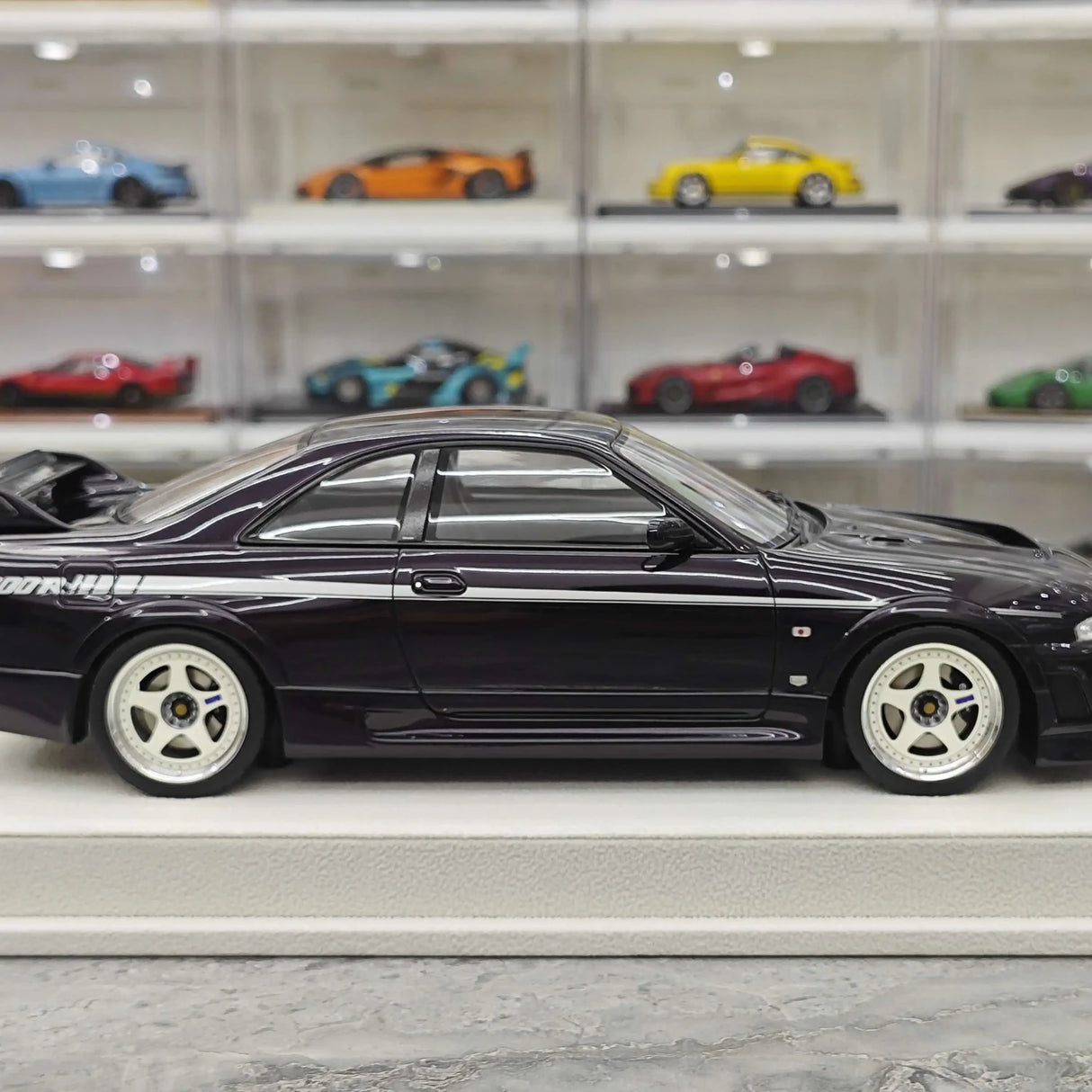 Make Up Nissan 1996 NISMO 400R Purple 1:18 – Resina modello in resina collezionabile