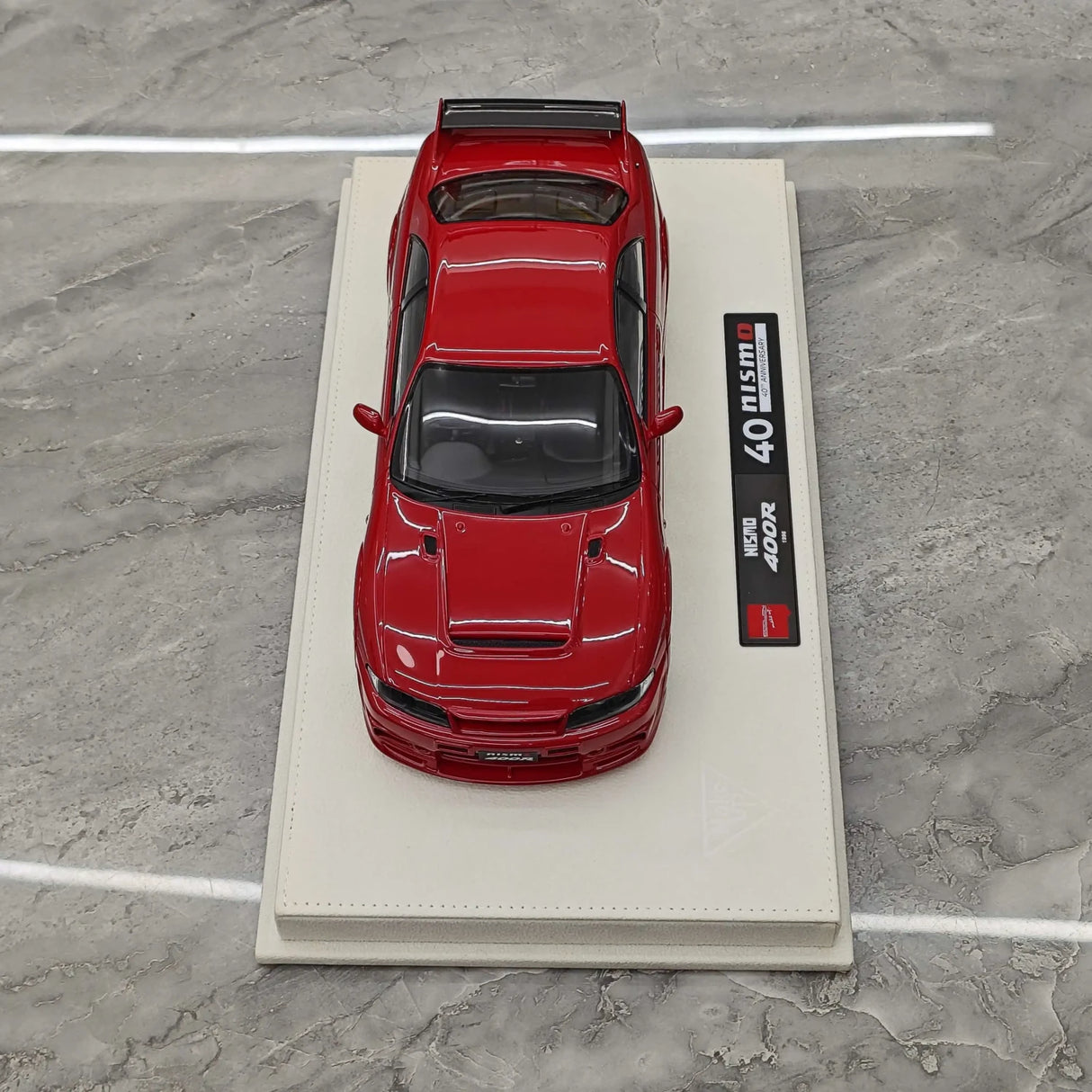 Make Up Nissan 1996 NISMO 400R Red 1:18 – Sammelobjekt-Resin-Modellharz