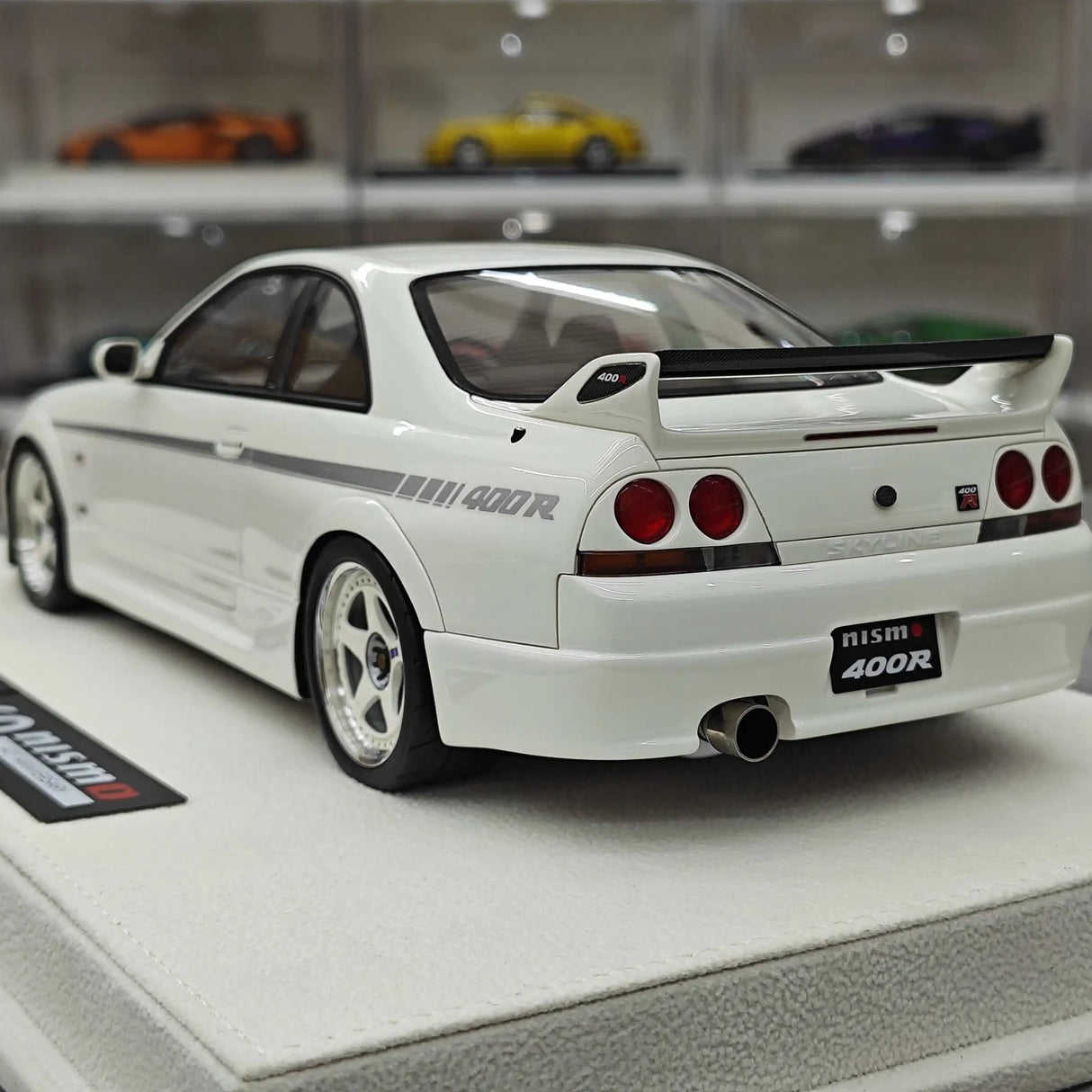 Make-up Nissan 1996 NISMO 400R White 1:18 – Sammelobjekt-Resin-Modellharz