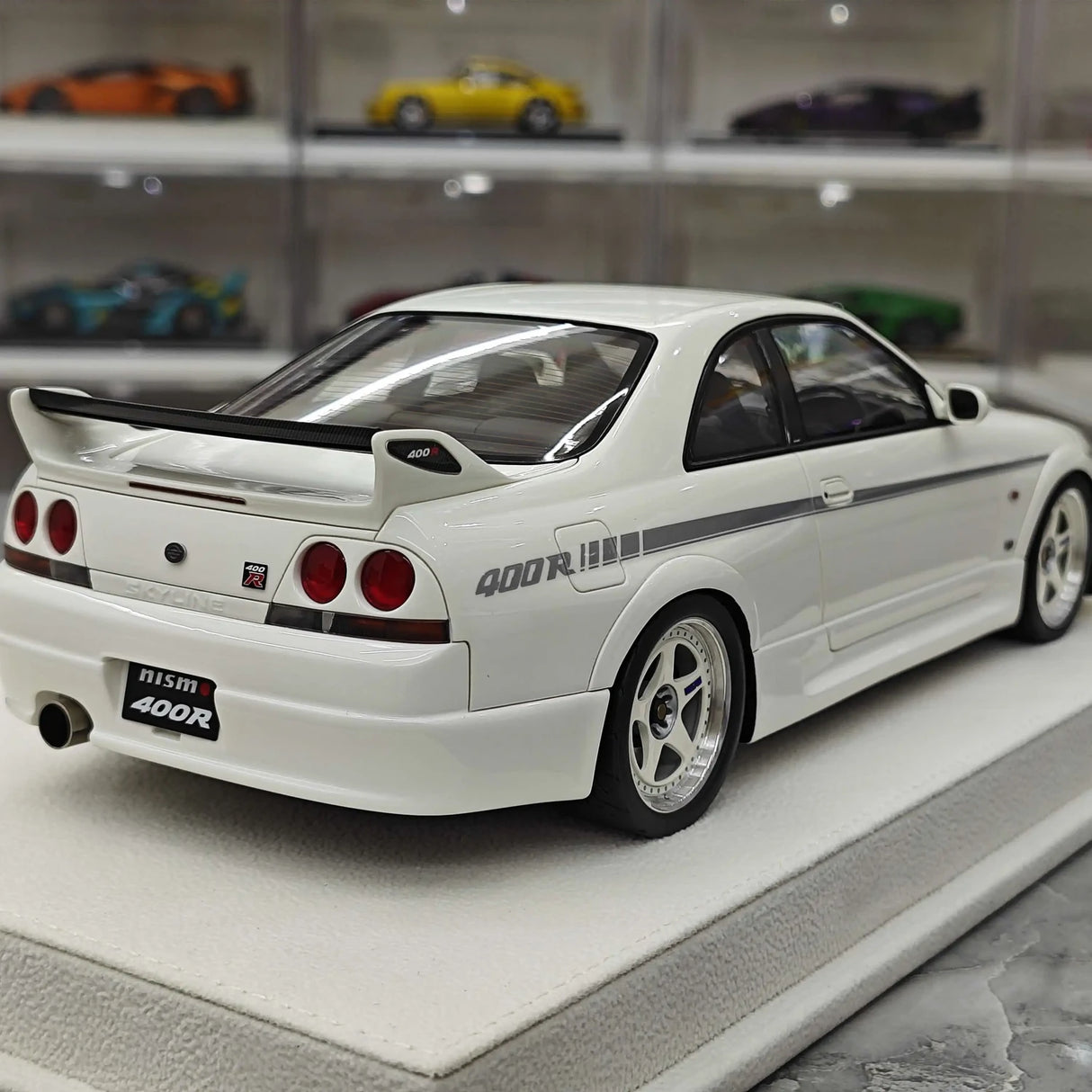 Make-up Nissan 1996 NISMO 400R White 1:18 – Sammelobjekt-Resin-Modellharz