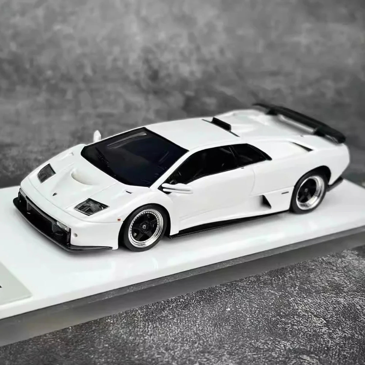 Make Up Lamborghini 1999 Diablo GT White 1:43 – Collectible Resin Model Resin