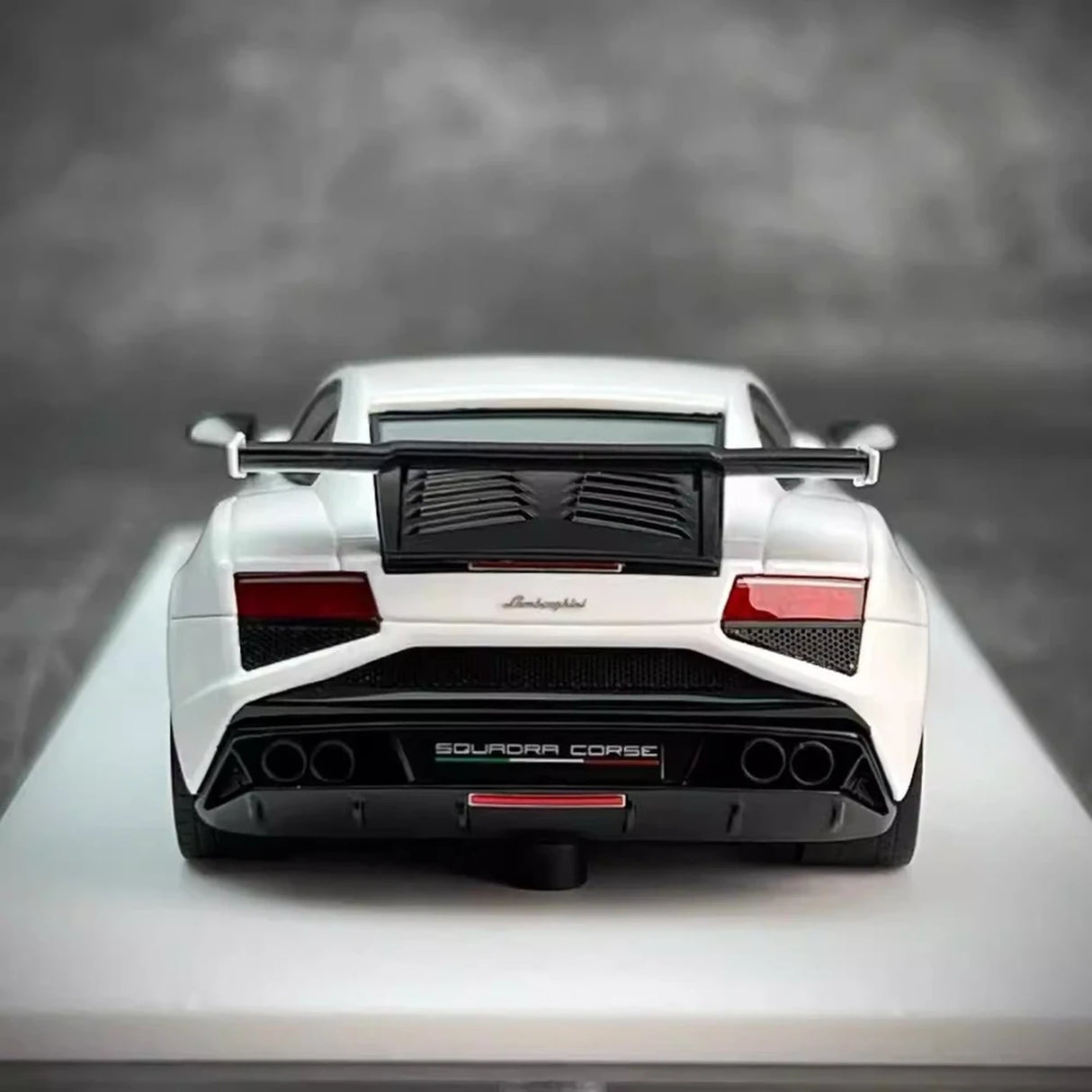 Make Up Lamborghini 2014 Gallardo LP570-4 Squadra Corse White 1:43 – Collectible Resin Model Resin