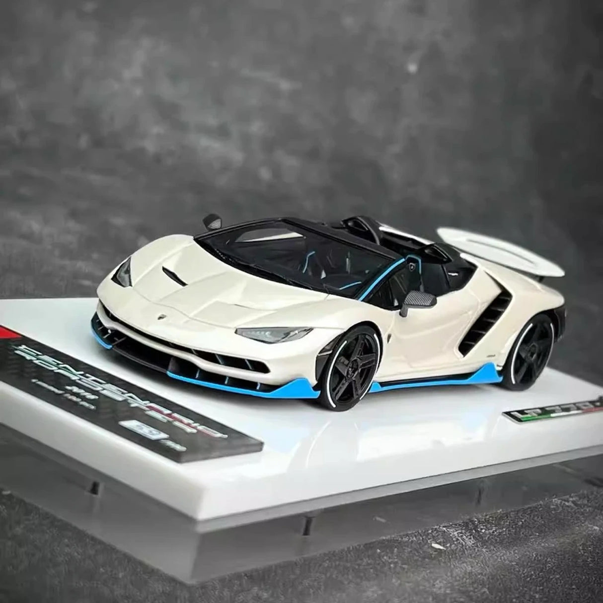 Make Up Lamborghini 2016 Centenario LP770-4 White 1:43 – Collectible Resin Model Resin