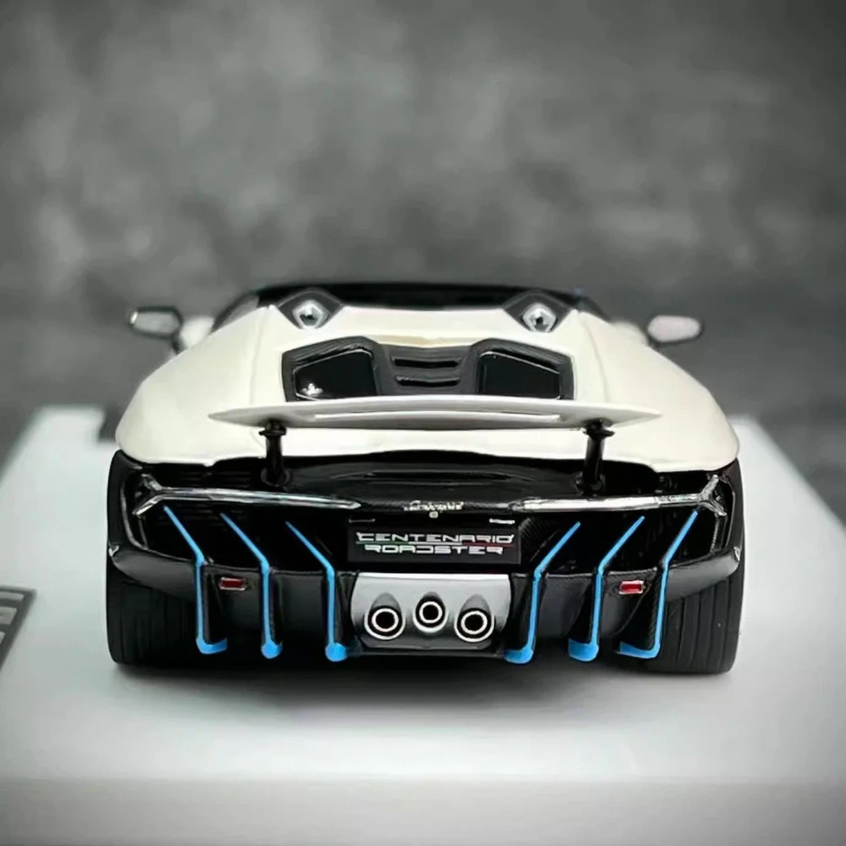 Make Up Lamborghini 2016 Centenario LP770-4 White 1:43 – Collectible Resin Model Resin