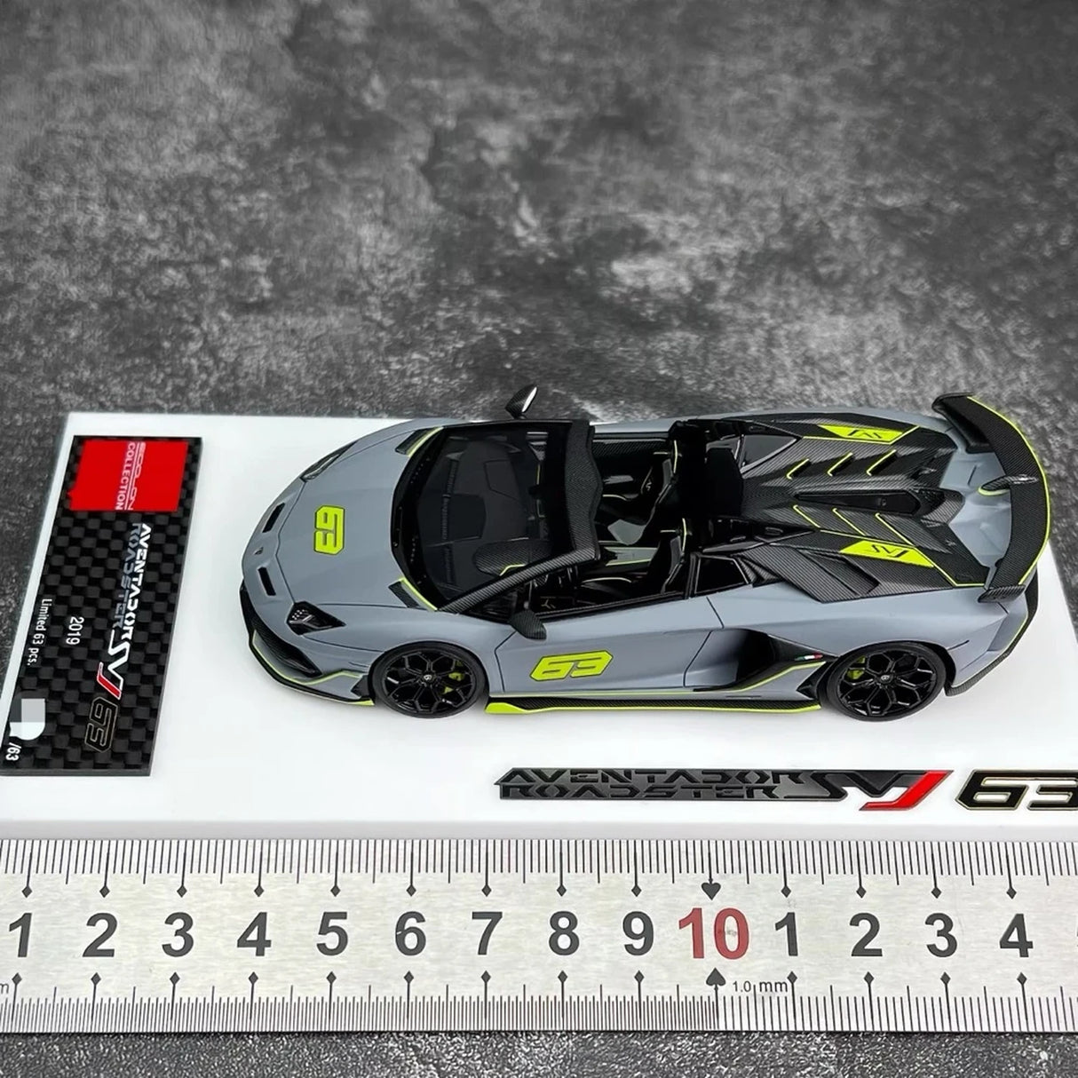 Make Up Lamborghini 2018 Aventador SVJ 63 Gray 1:43 – Collectible Resin Model Resin