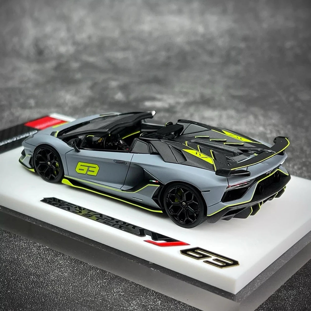 Make Up Lamborghini 2018 Aventador SVJ 63 Gray 1:43 – Collectible Resin Model Resin