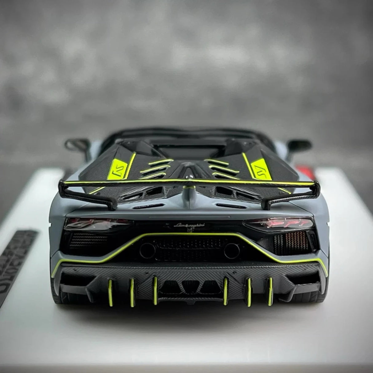 Make Up Lamborghini 2018 Aventador SVJ 63 Gray 1:43 – Collectible Resin Model Resin