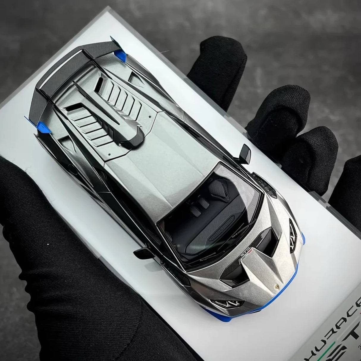 Make Up Lamborghini 2021 Huracan STO Silver 1:43 – Collectible Resin Model Resin