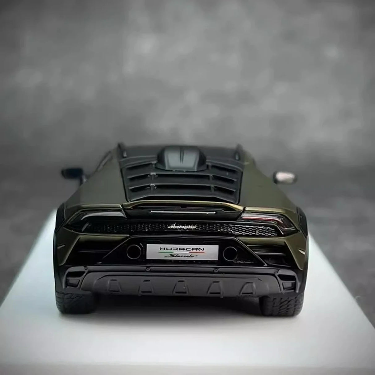 Make Up Lamborghini 2024 Huracan Sterrato All-Terrain Green 1:43 – Collectible Resin Model Resin