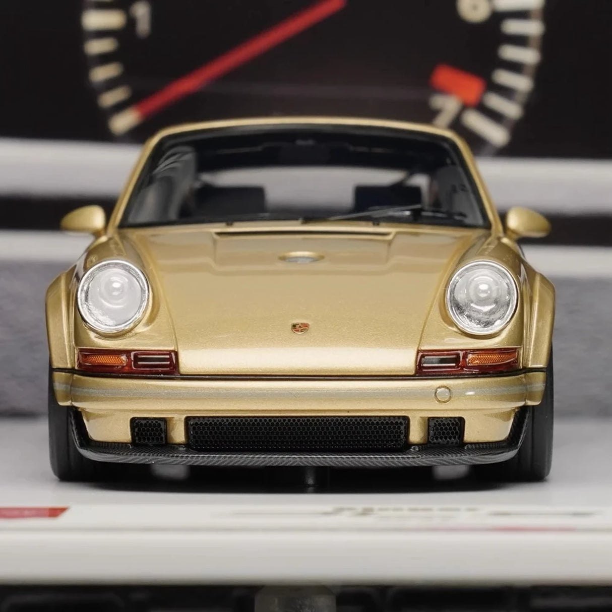 Make Up Porsche 2018 911 Singer DLS Gold 1:43 – Collectible Resin Model Resin