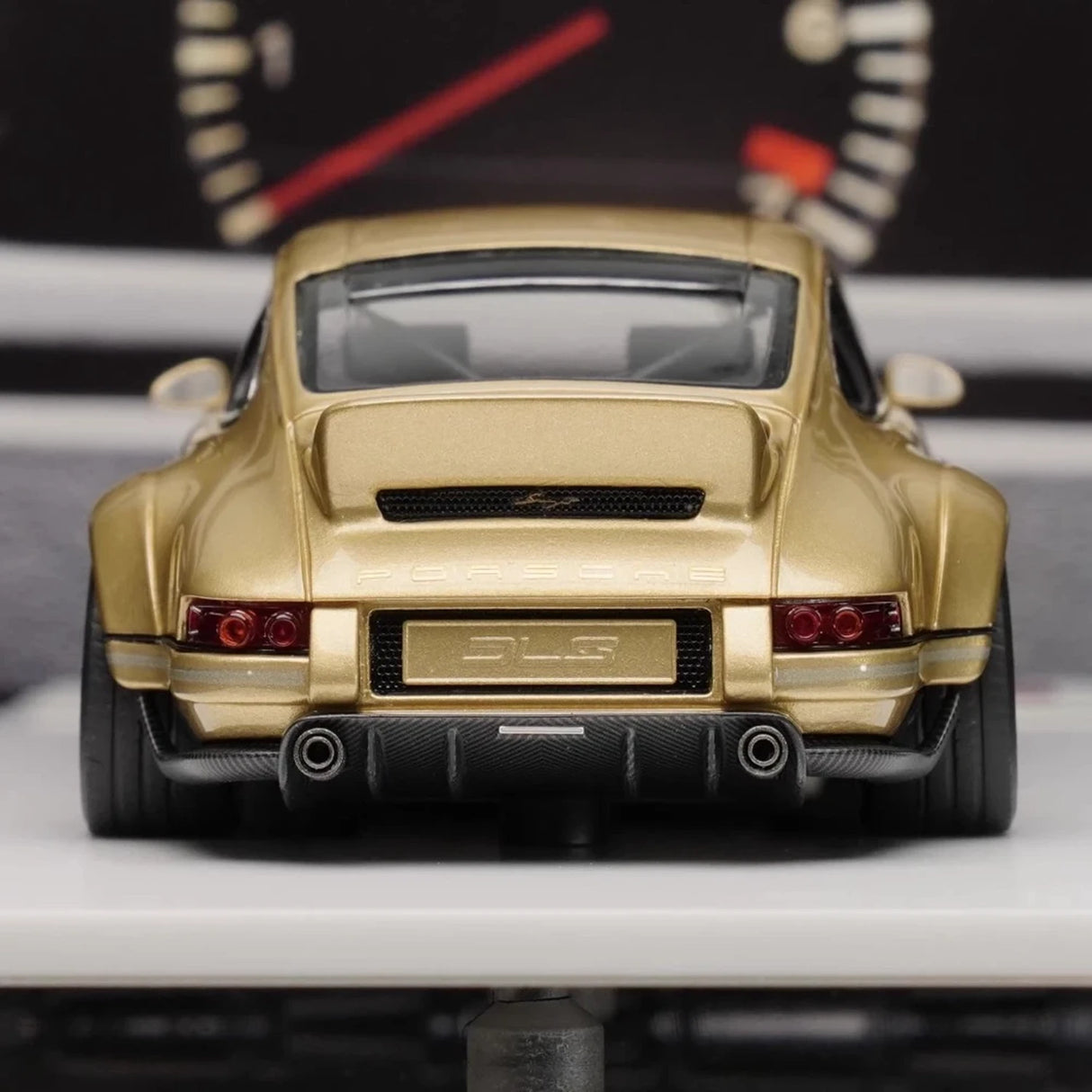 Make Up Porsche 2018 911 Singer DLS Gold 1:43 – Collectible Resin Model Resin
