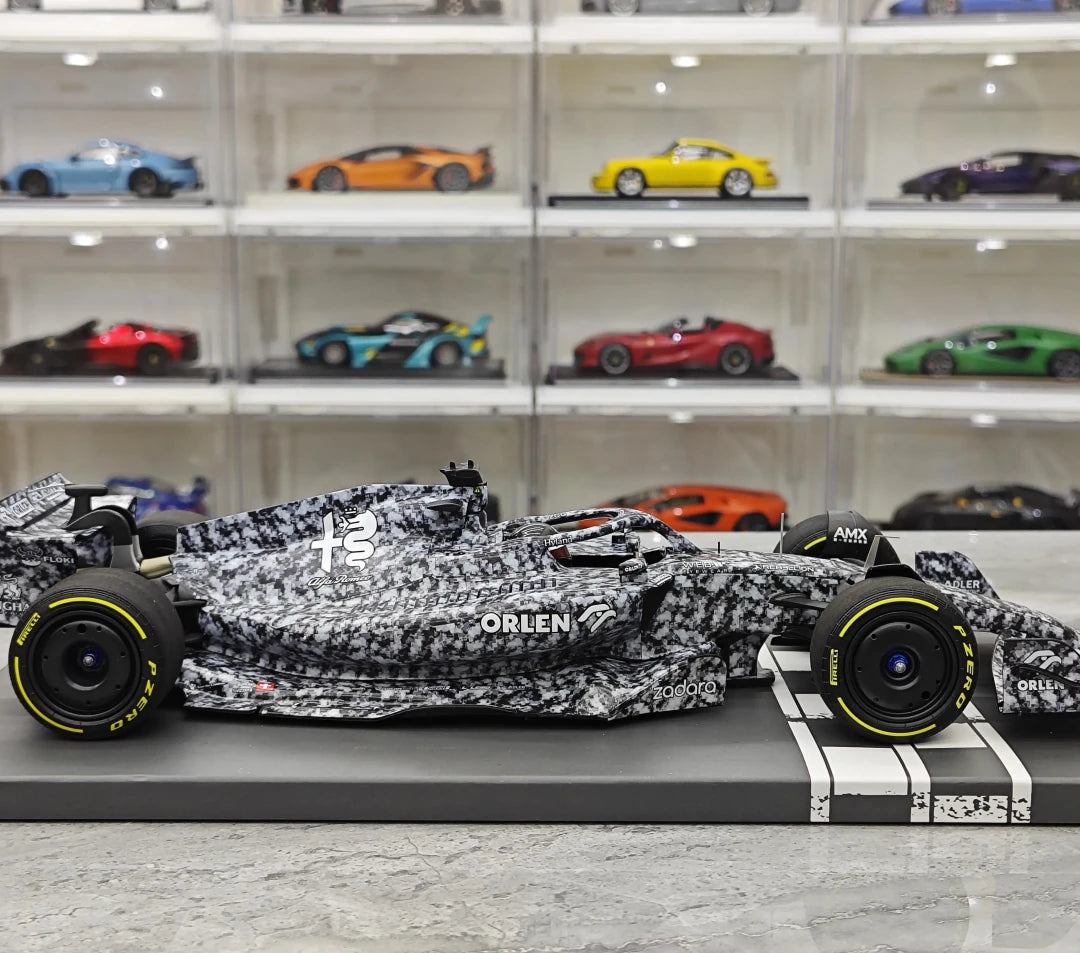 1:18 Alfa Romeo 2022 C42 #77 اختبار برشلونة فالتيري بوتاس F1 سيارة موديل من الراتنج من Minichamps - عرض 9