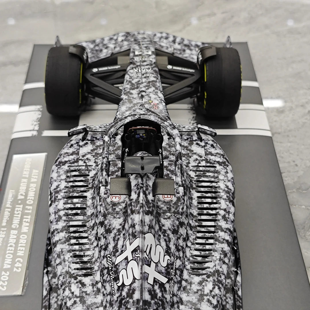 1:18 Alfa Romeo 2022 C42 #88 اختبار برشلونة روبرت كوبيكا F1 نموذج سيارة من الراتنج من إنتاج Minichamps - عرض 12