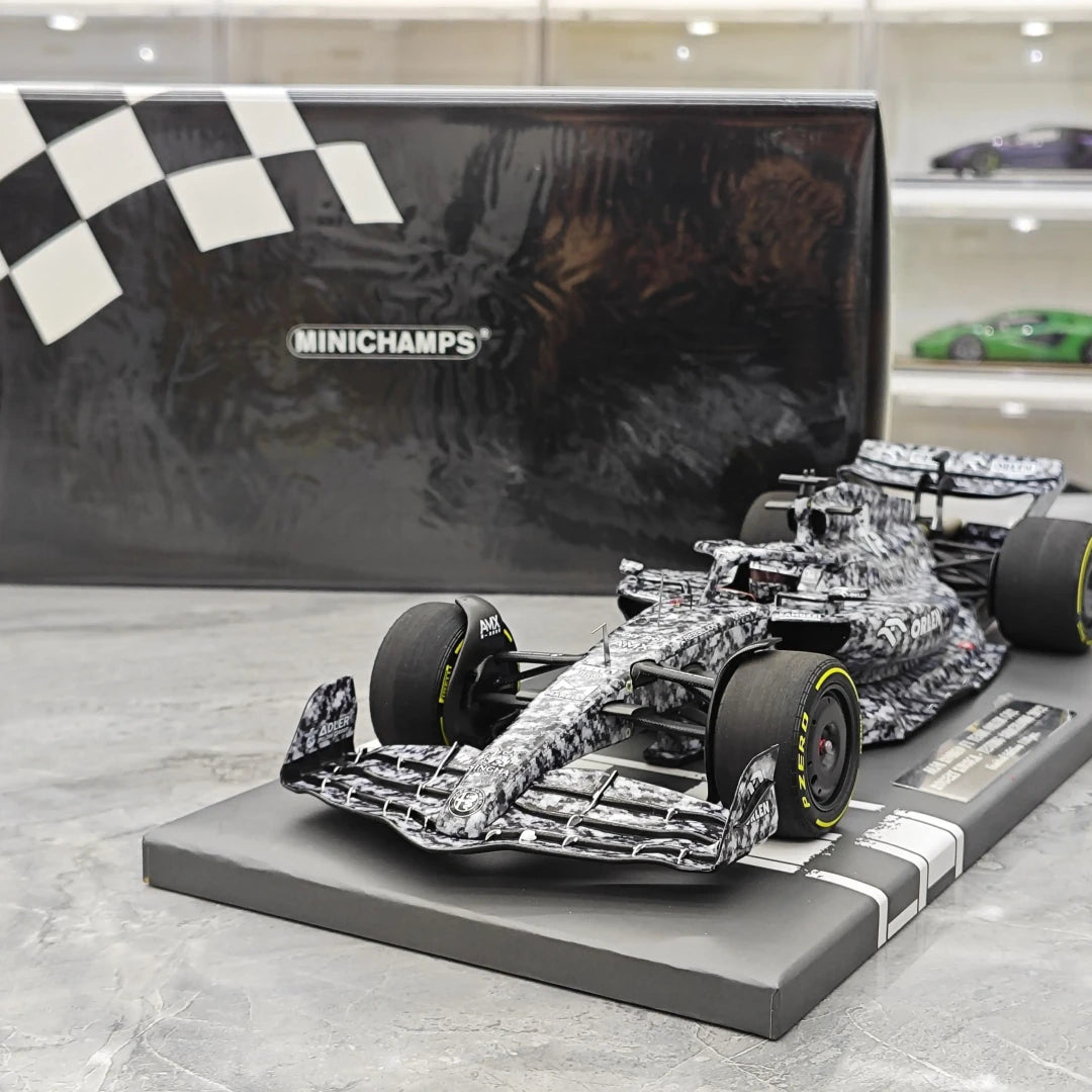1:18 Alfa Romeo 2022 C42 #88 اختبار برشلونة روبرت كوبيكا F1 نموذج سيارة من الراتنج من Minichamps - عرض 13