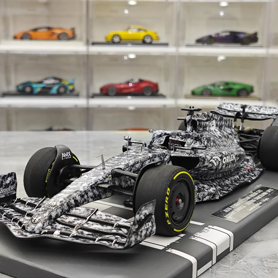 اختبار 1:18 Alfa Romeo 2022 C42 #88 برشلونة روبرت كوبيكا F1 نموذج سيارة من الراتنج من Minichamps - عرض 3