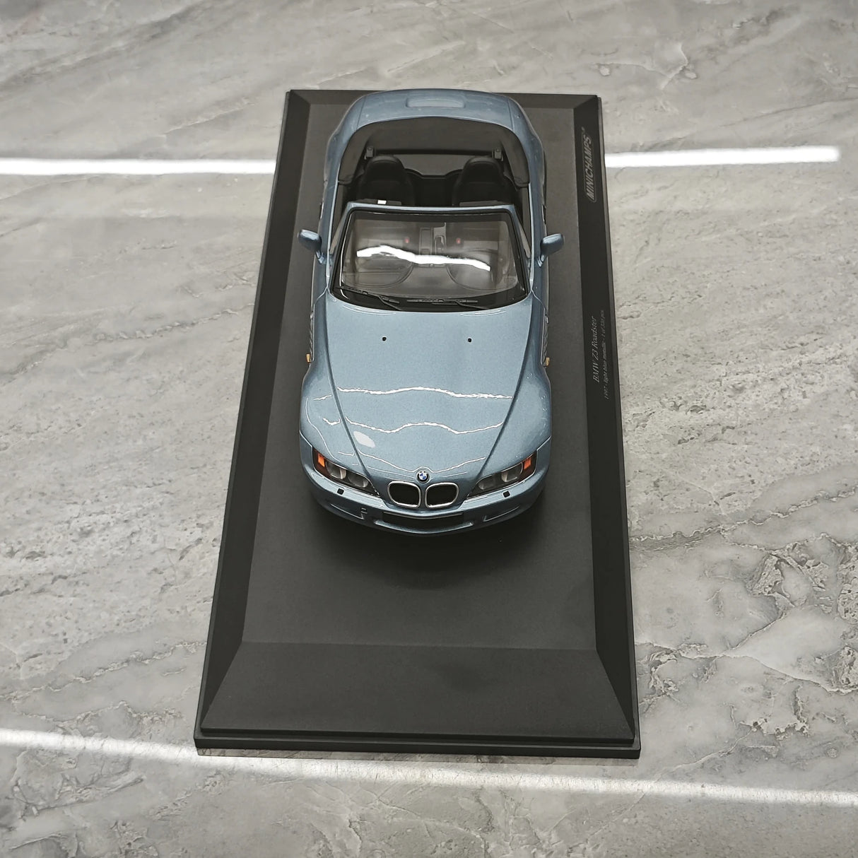 Minichamps BMW 1997 Z3 Roadster بلو 1:18 – نموذج راتنج قابل للجمع