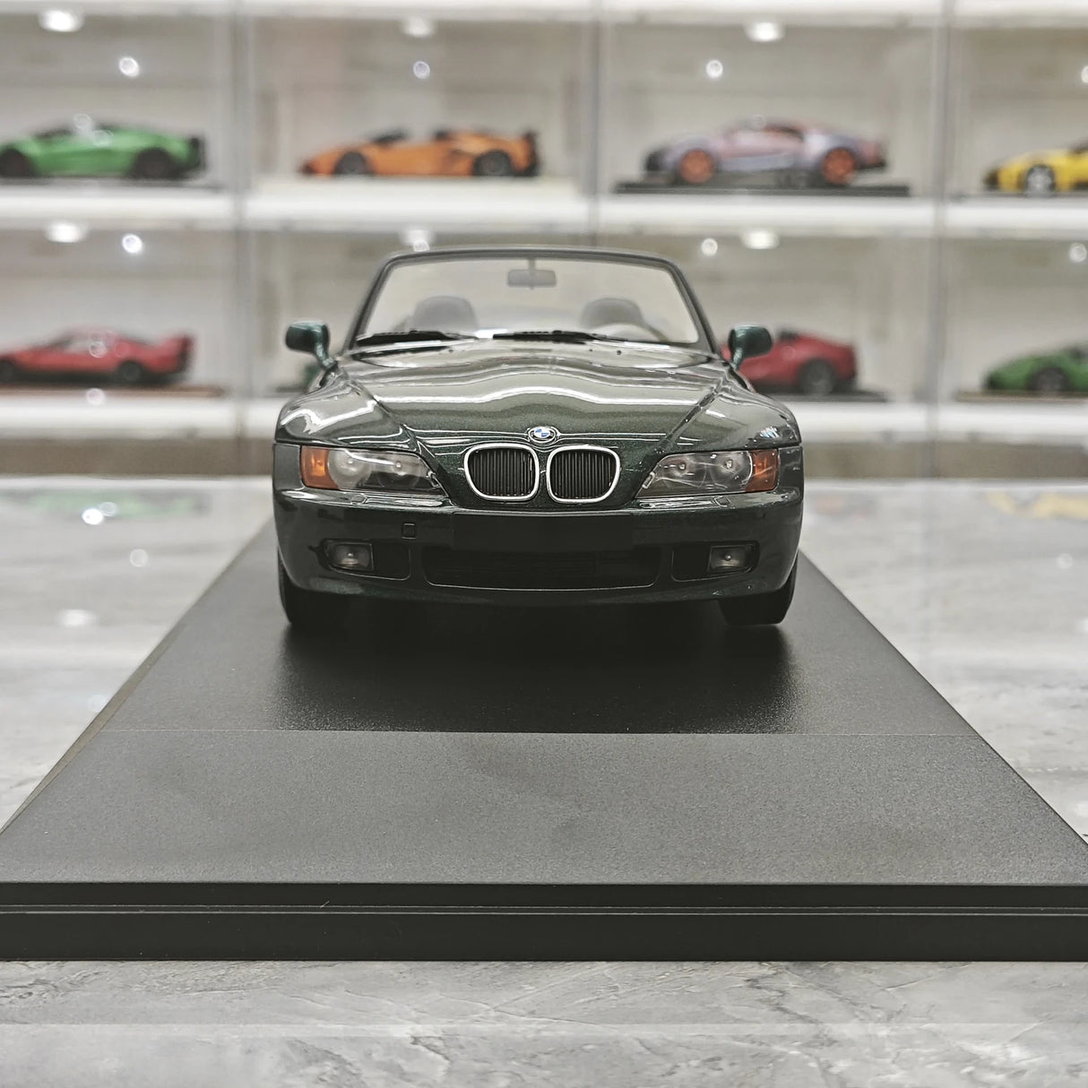 Minichamps BMW 1997 Z3 Roadster 1:18 الأخضر – نموذج راتنج قابل للجمع