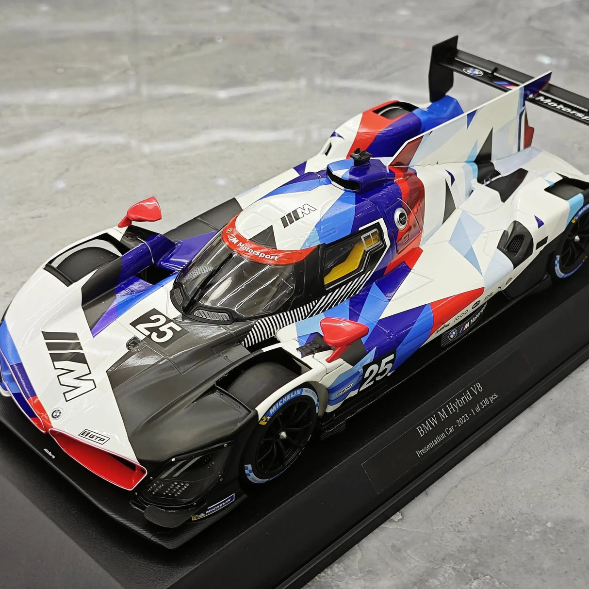 BMW 2023 M Hybrid V8 LMDh Presentazione Auto #25 1:18 modello collezionabile in resina di Minichamps - vedi 4
