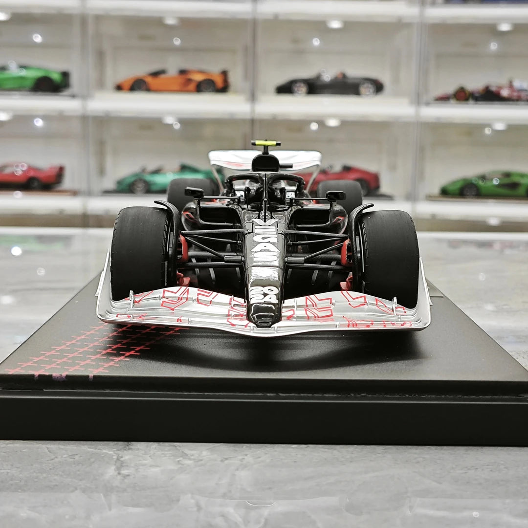 Minichamps Formel 1 2024 Las Vegas GP Show Car 1:18 – Sammelobjekt-Resin-Modell F1 Modellauto