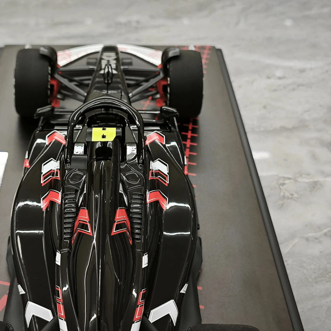 Minichamps Formel 1 2024 Las Vegas GP Show Car 1:18 – Sammelobjekt-Resin-Modell F1 Modellauto