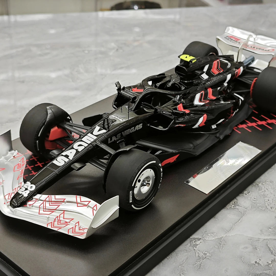 Minichamps Formel 1 2024 Las Vegas GP Show Car 1:18 – Sammelobjekt-Resin-Modell F1 Modellauto