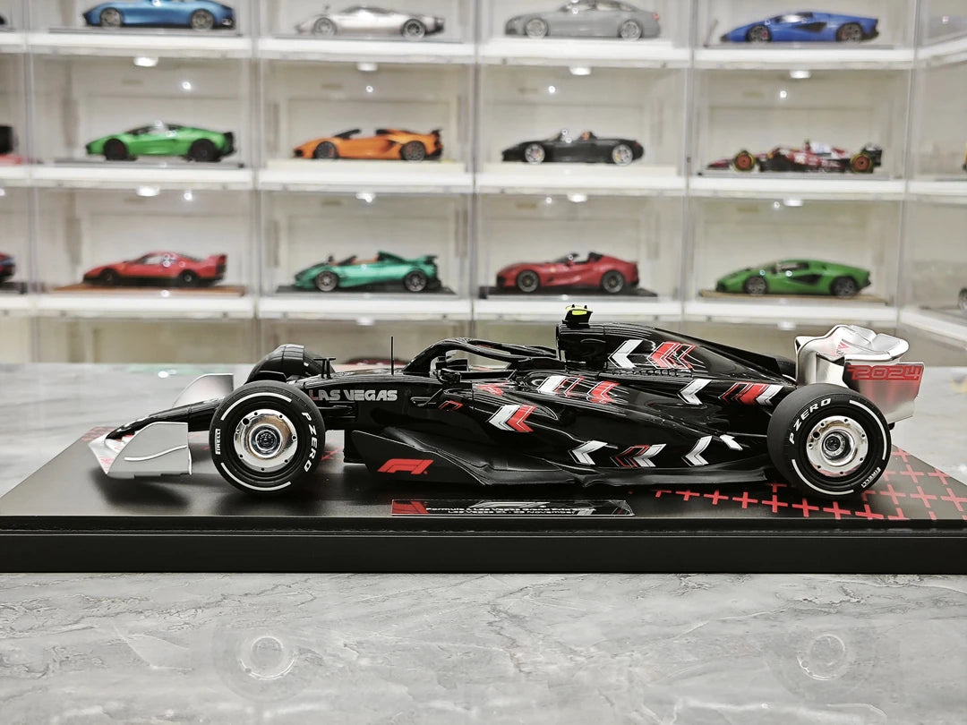 Minichamps Formel 1 2024 Las Vegas GP Show Car 1:18 – Sammelobjekt-Resin-Modell F1 Modellauto