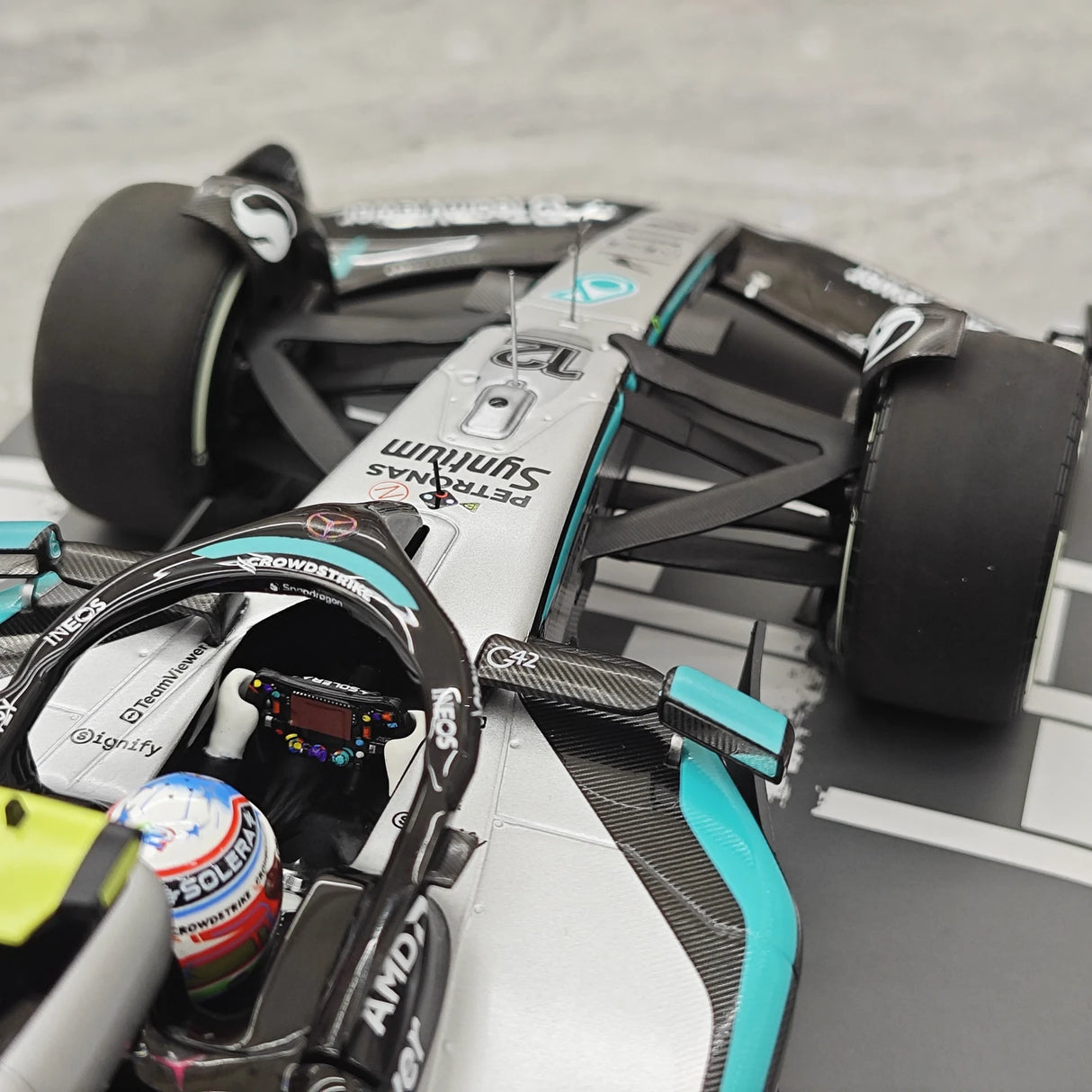 1:18 Mercedes-AMG 2025 F1 W16 #12 캐나다 GP 안드레아 키미 안토넬리 Minichamps 제작 레진 모형 자동차 F1 - 뷰 13