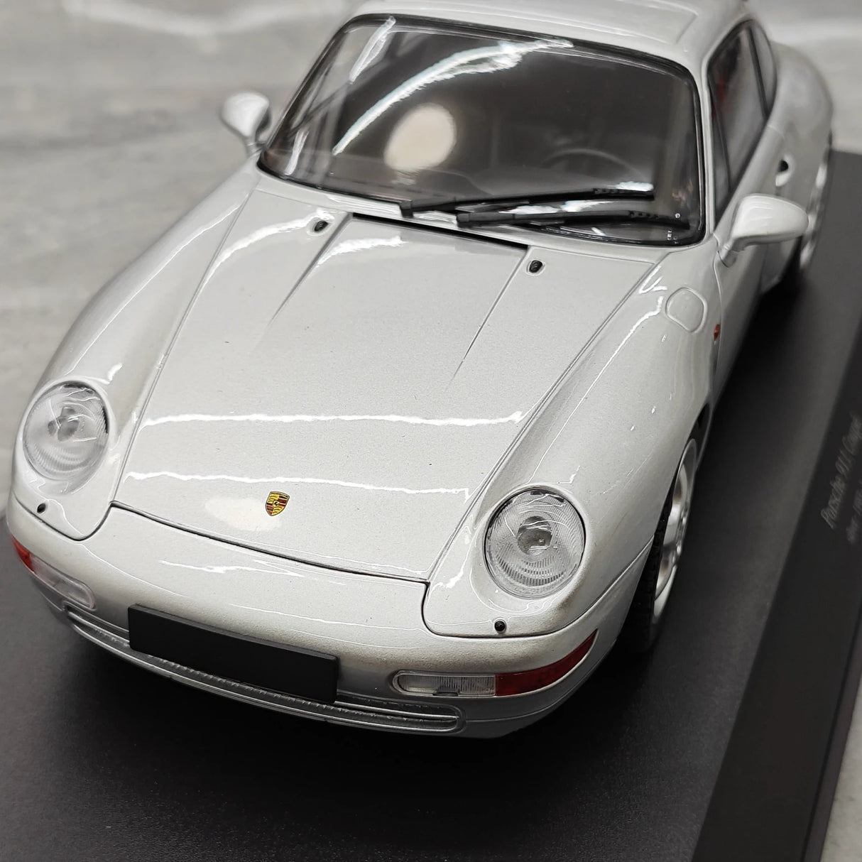 Minichamps Porsche 1993 911 993 Coupe Silver 1:18 – Collectible Diecast Model Die-Cast