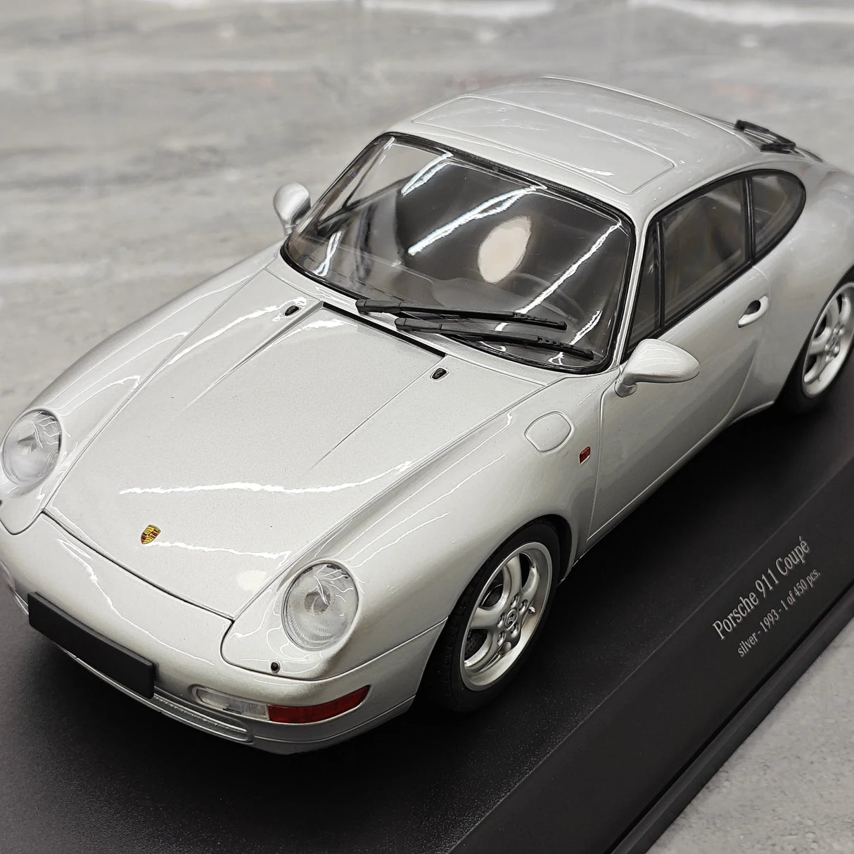 Minichamps Porsche 1993 911 993 Coupe Silver 1:18 – Collectible Diecast Model Die-Cast