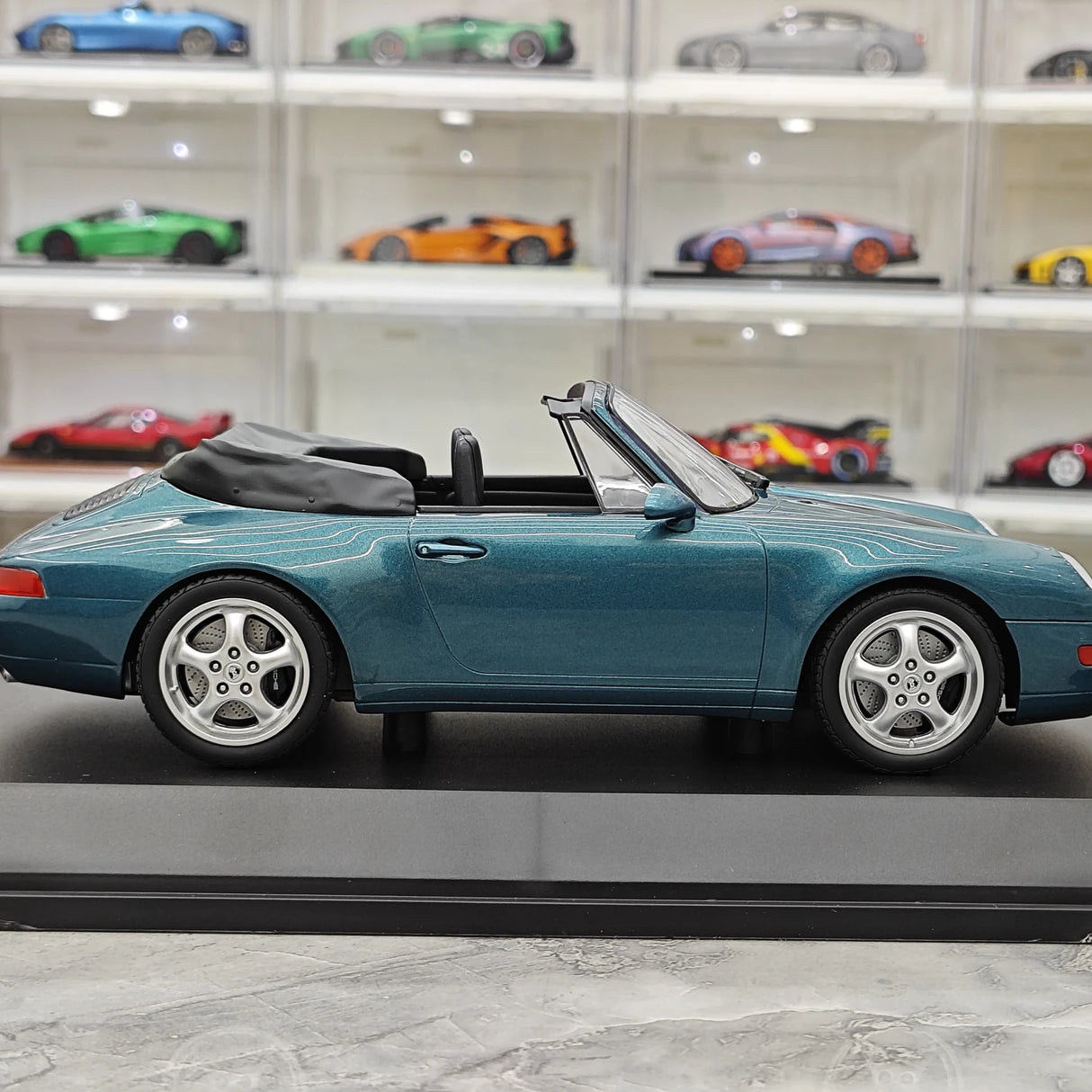 Minichamps Porsche 1994 911 993 Cabriolet Green Metallic 1:18 – Modelo de Metal Fundido Colecionável