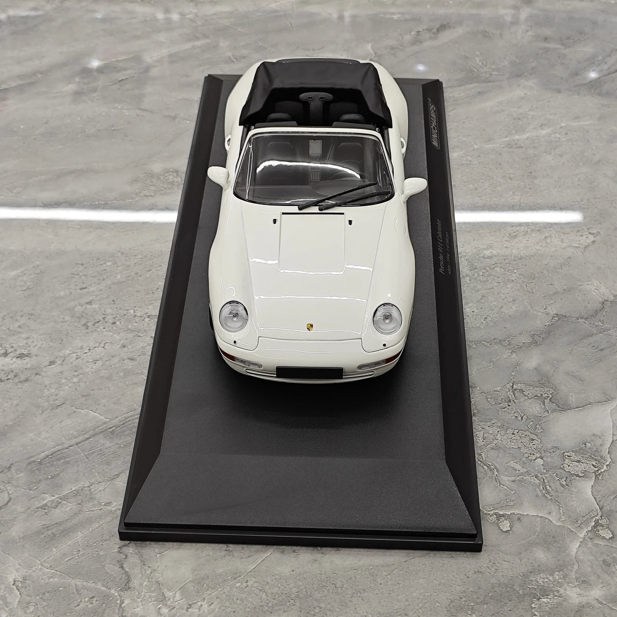 Minichamps Porsche 1994 911 993 Cabriolet wit 1:18 – diecast verzamelmodel