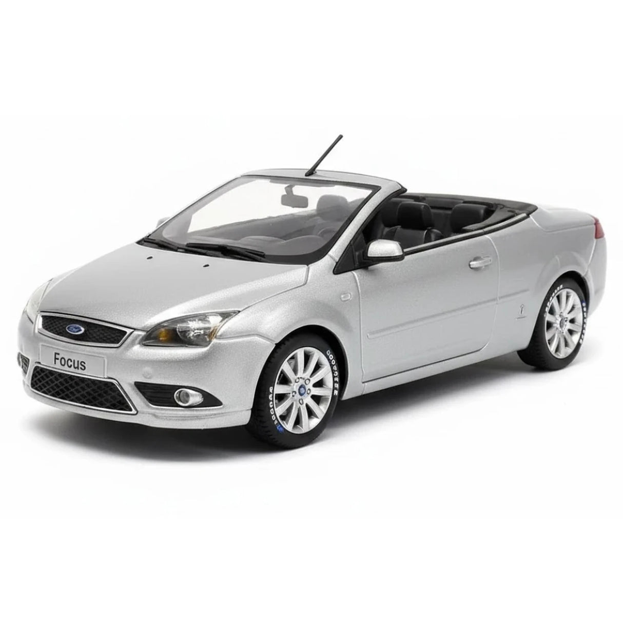Minichamps Ford 2008 Focus Coupe-Cabriolet Silver 1:43 – Collectible Diecast Model Die-Cast