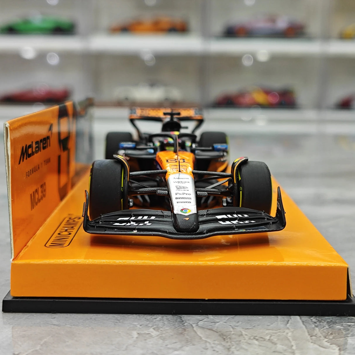 1:43 McLaren 2025 MCL39 #81 British GP Oscar Piastri F1 Resin-Modell von Minichamps – Ansicht 1