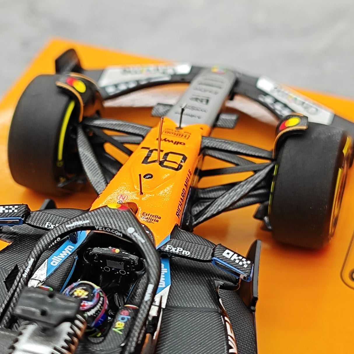 1:43 McLaren 2025 MCL39 #81 British GP Oscar Piastri F1 Resin-Modellauto von Minichamps – Ansicht 9