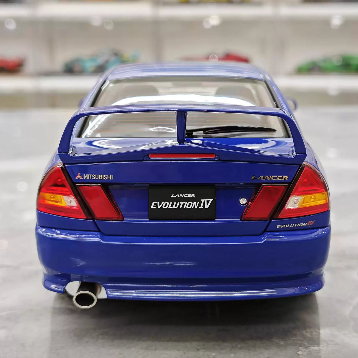 MotorHelix Mitsubishi 1997 Lancer Evolution IV Blue 1:18 – Kolekcjonerski model odlewany z odlewu