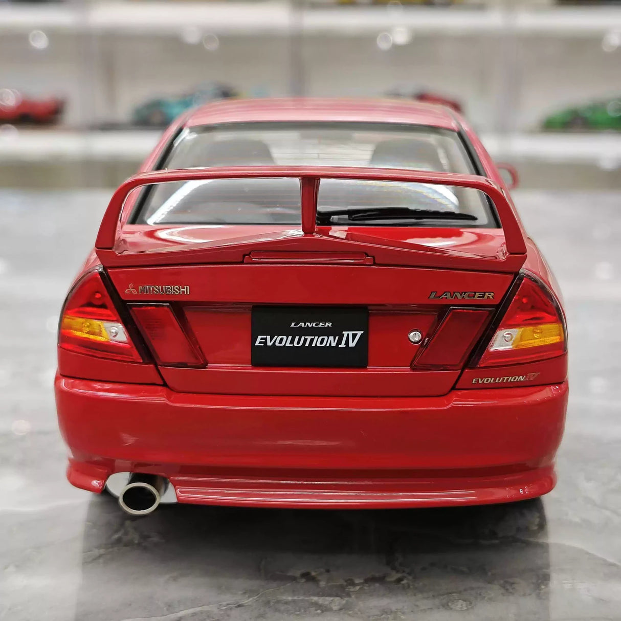 MotorHelix Mitsubishi 1997 Lancer Evolution IV Red 1:18 – Kolekcjonerski model odlewany