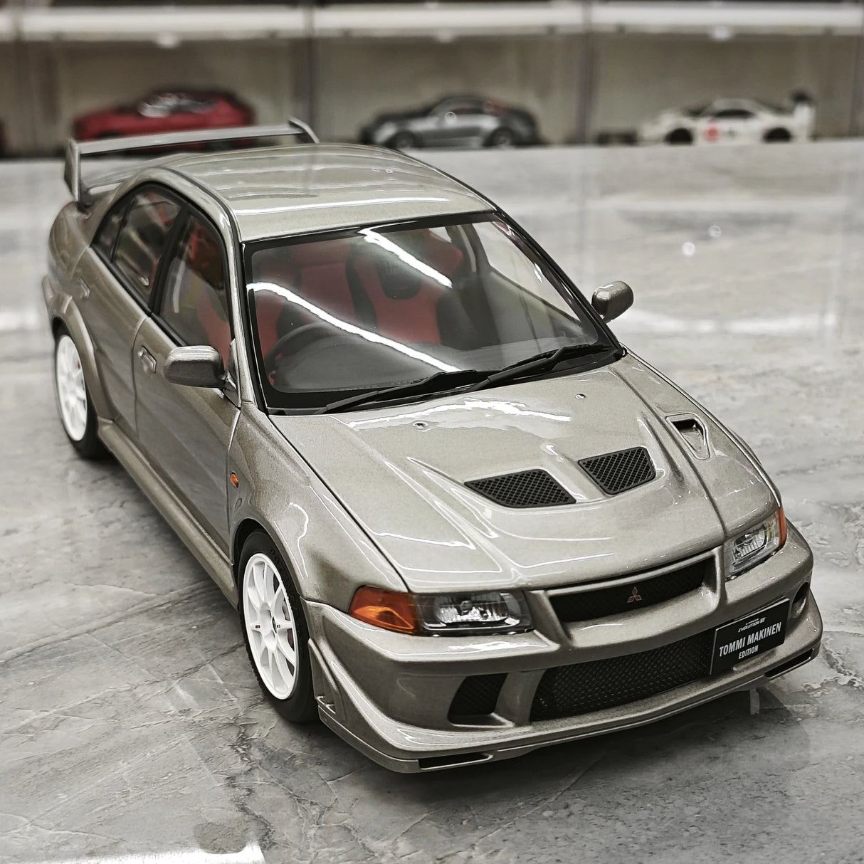 MotorHelix Mitsubishi 2000 Lancer Evolution VI GSR Tommi Makinen Edition Silver 1:18 – Collectible Diecast Model Die-Cast