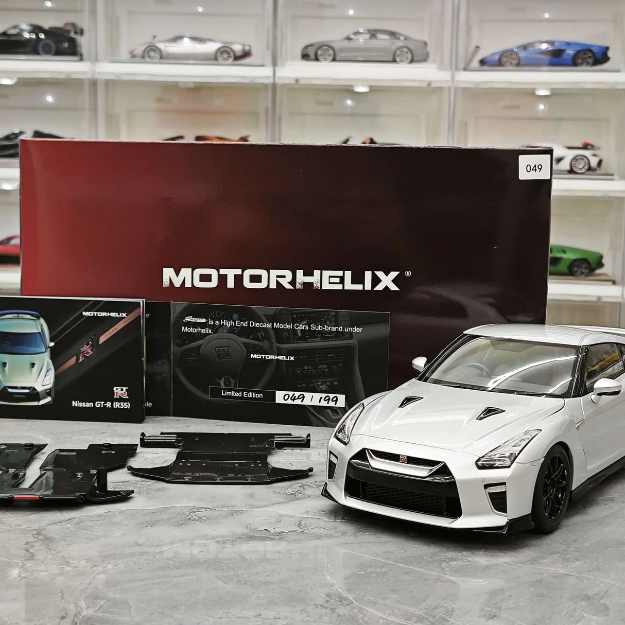 MotorHelix Nissan 2007 GT-R R35 ميتال سيلفر 1:18 – نموذج معدني قابل للجمع مصبوب.