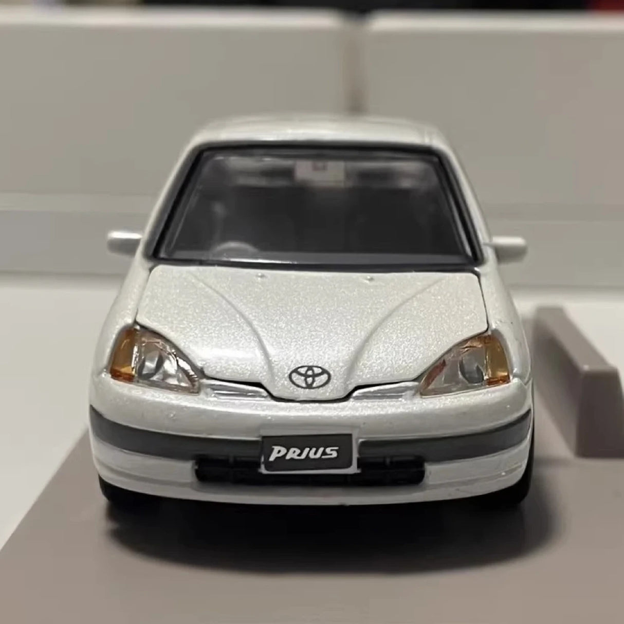 Mtech Toyota 1997 Prius NHW10 White 1:43 – Collectible Diecast Model Die-Cast