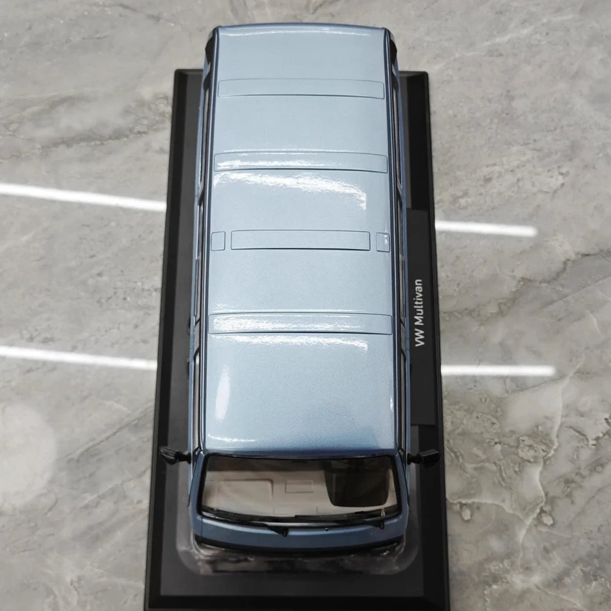 Norev Volkswagen 1990 Multivan Blue 1:18 – kolekcjonerski model żywicy
