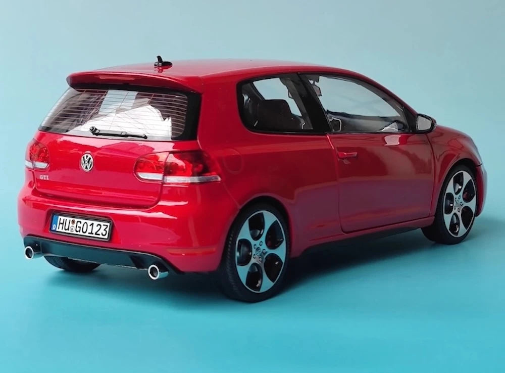 Norev Volkswagen 2008 Golf GTI Mk6 Red 1:18 – Keräilyvalmisteinen valumalli
