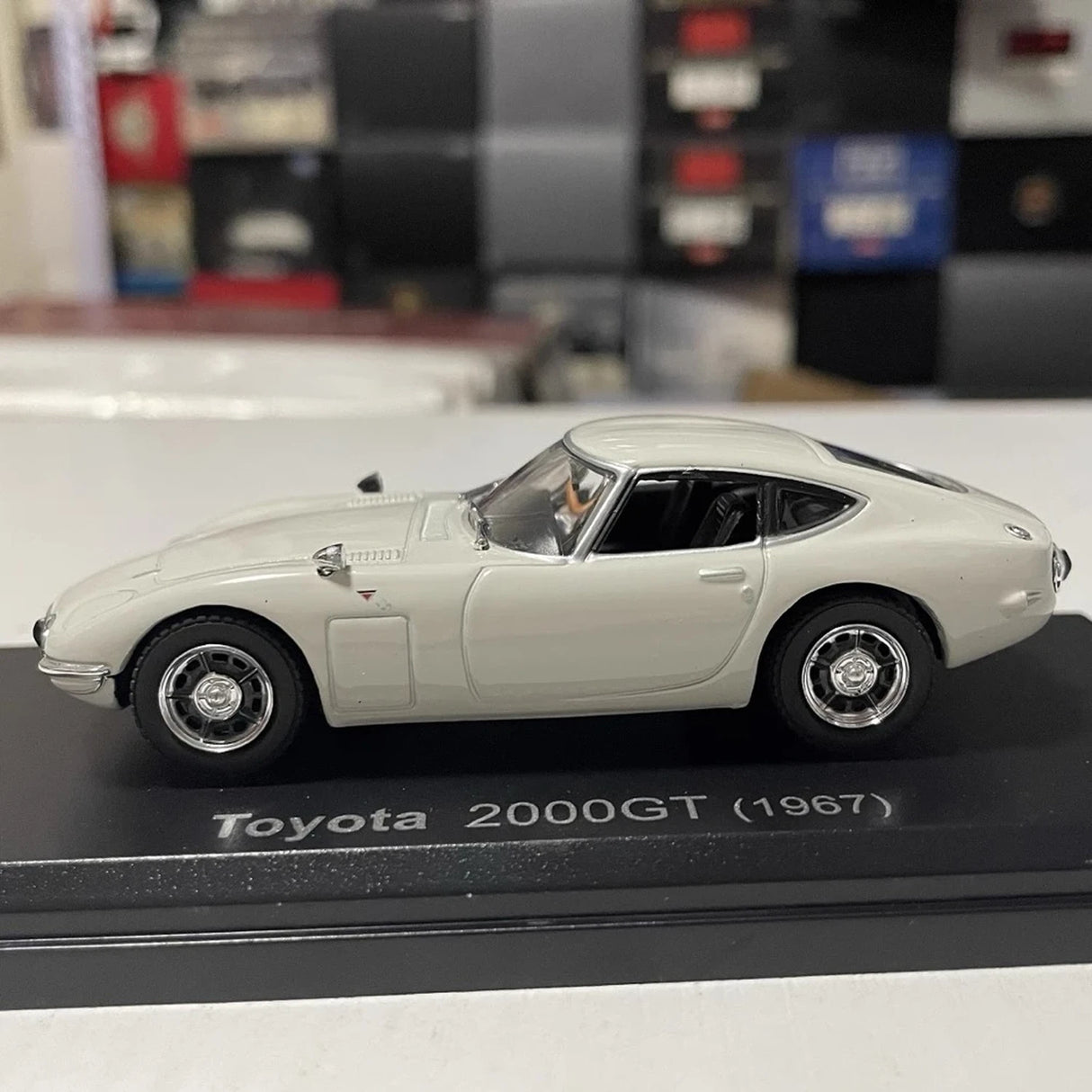 Norev Toyota 1967 2000GT White 1:43 – Collectible Diecast Model Die-Cast
