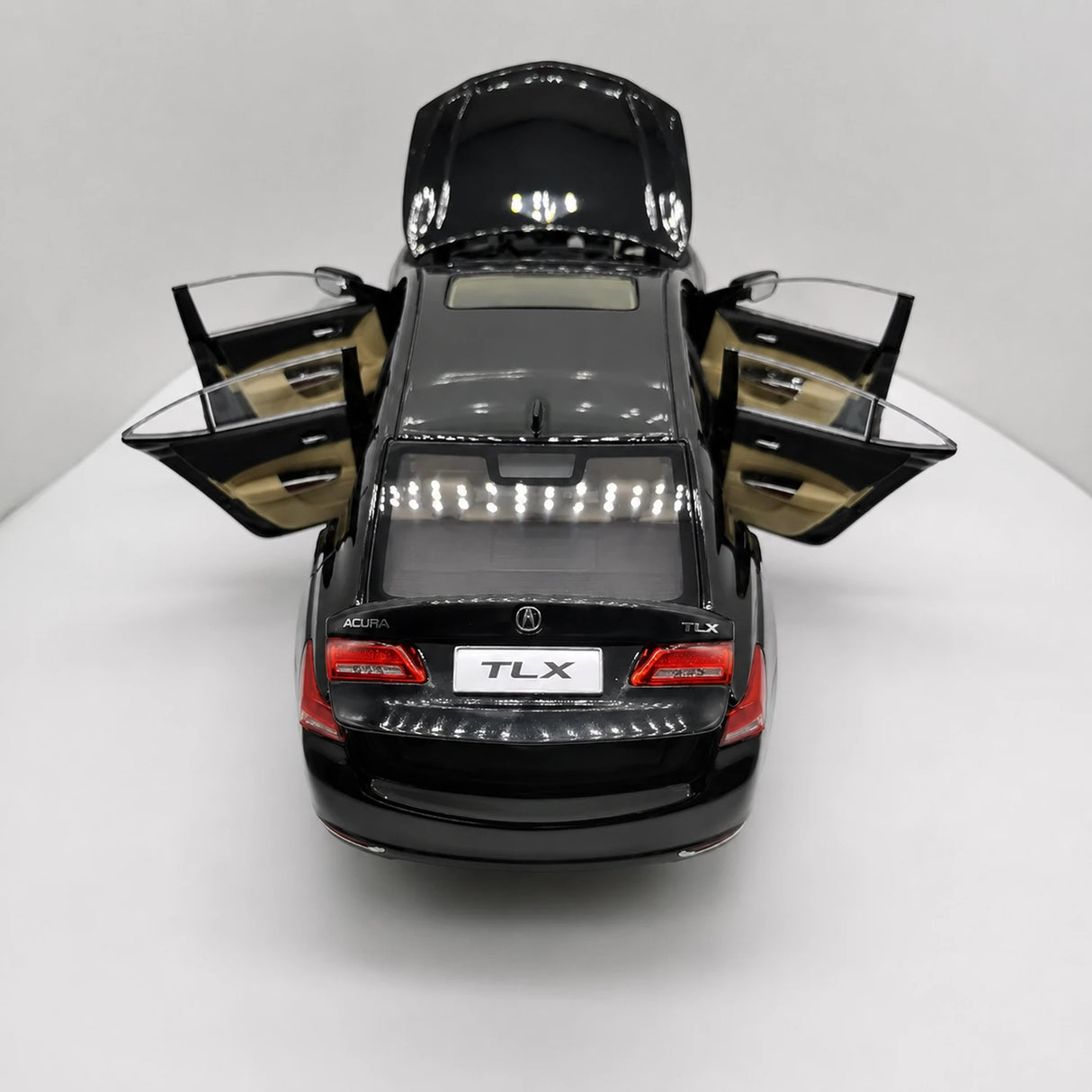 OEM Acura 2014 TLX 1:18 – نموذج معدني قابل للجمع من القالب المصبوب