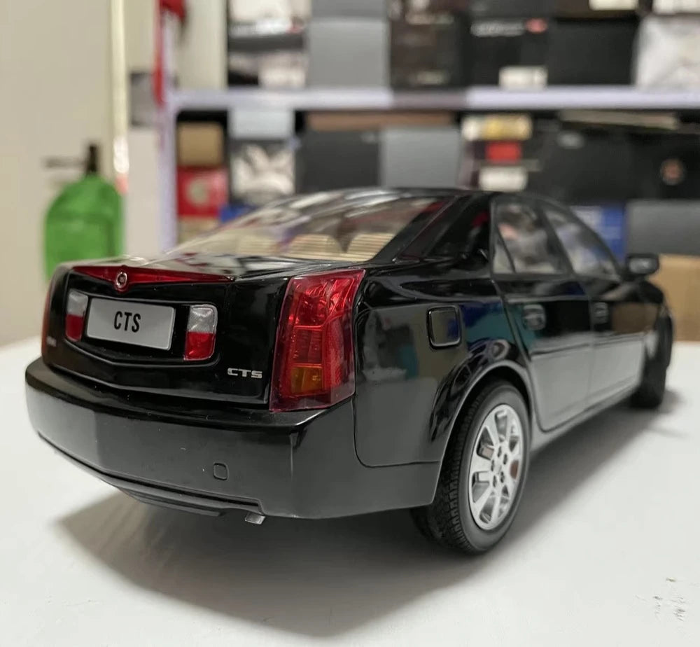OEM Cadillac 2004 CTS Black 1:18 – Collectible Diecast Model Die-Cast