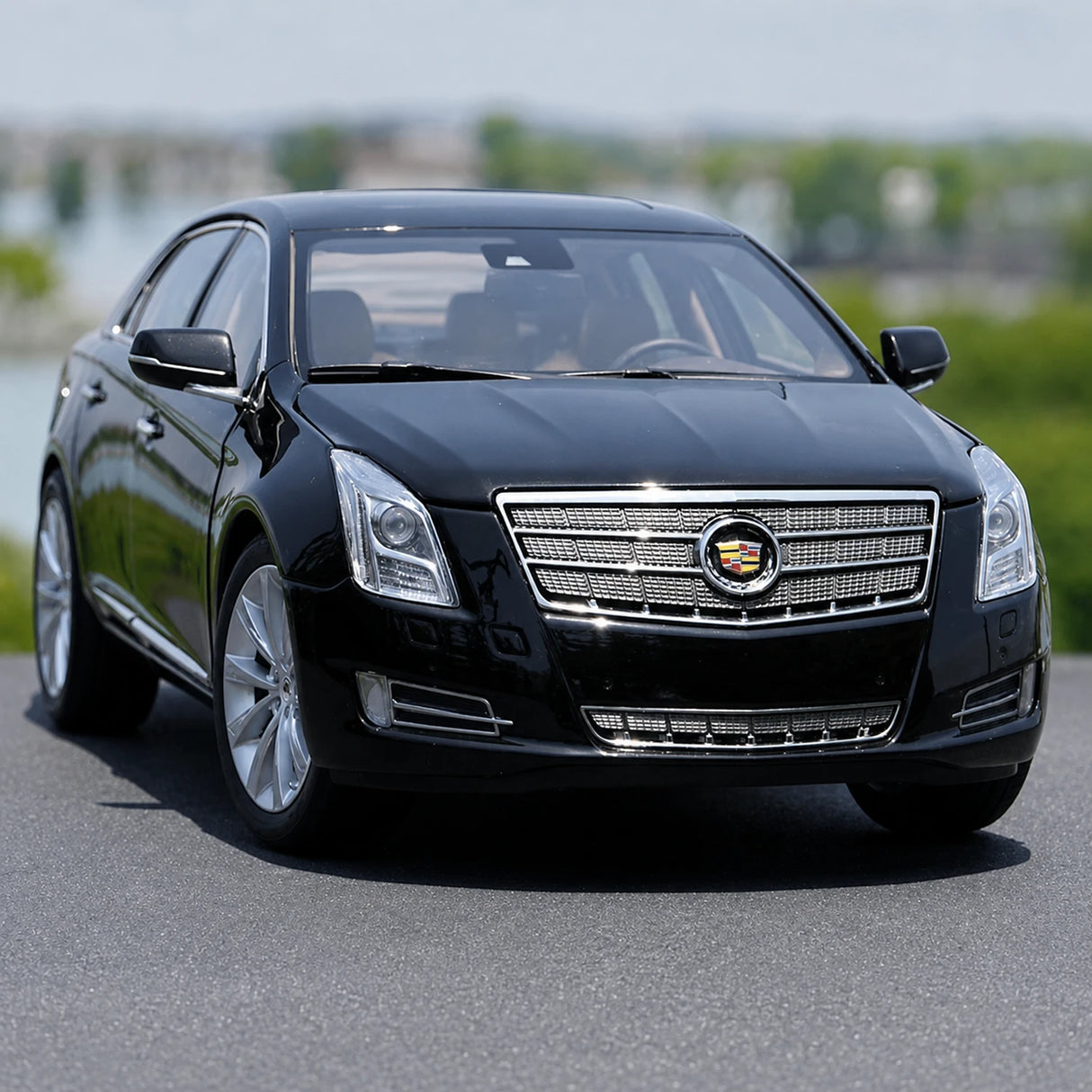 OEM Cadillac 2013 XTS Black 1:18 – Collectible Diecast Model Die-Cast