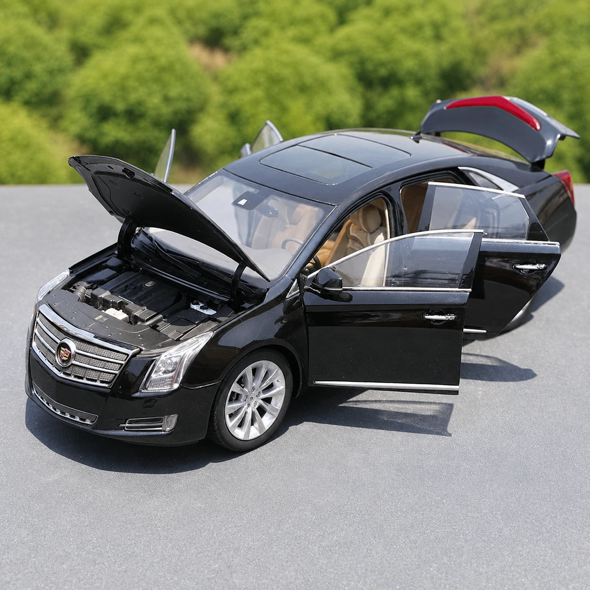 OEM Cadillac 2013 XTS Black 1:18 – Collectible Diecast Model Die-Cast