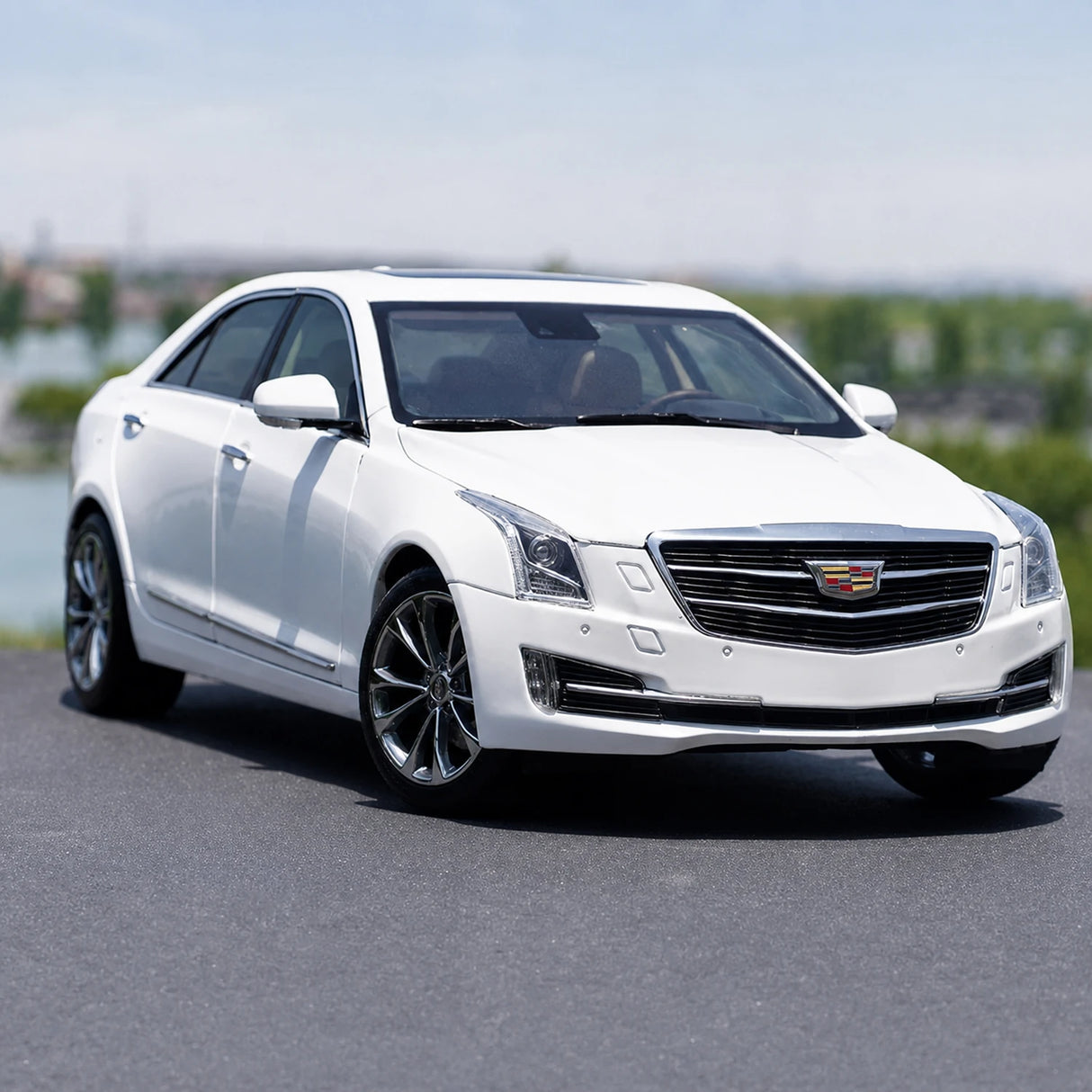 OEM Cadillac 2014 ATS-L White 1:18 – Kolekcjonerski model odlewany